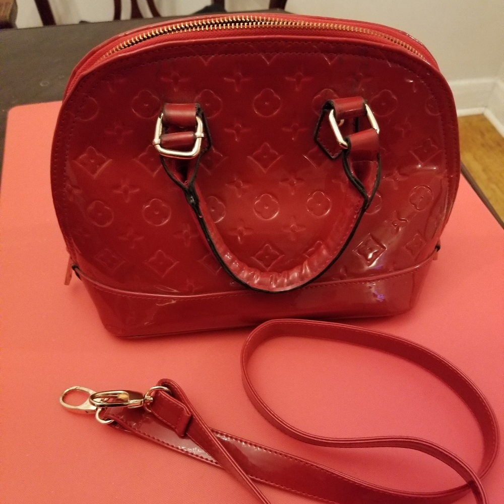 Mini red purse.